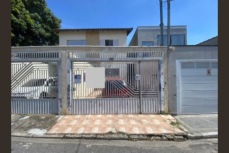 Casa à venda com 151m², 3 quartos e 2 vagas Casa à venda com 151m², 3 quartos e 2 vagasFachada