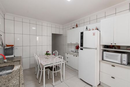 Casa à venda com 151m², 3 quartos e 2 vagas Casa à venda com 151m², 3 quartos e 2 vagasCozinha