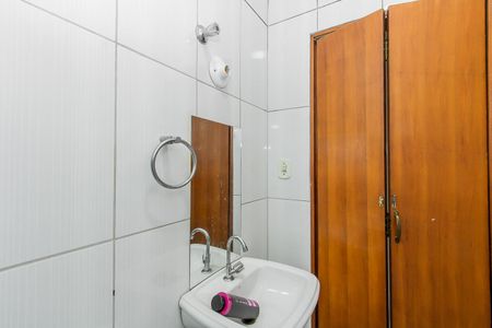 Casa à venda com 151m², 3 quartos e 2 vagas Casa à venda com 151m², 3 quartos e 2 vagasBanheiro