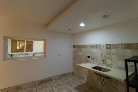 Casa de condomínio para alugar com 550m², 2 quartos e 4 vagasÁrea de Serviço