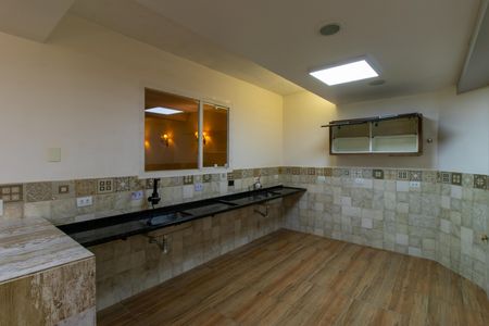 Casa de condomínio para alugar com 550m², 2 quartos e 4 vagasCozinha