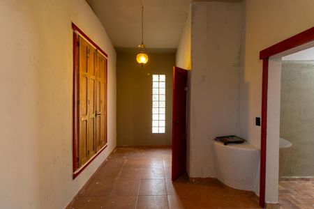 Casa de condomínio para alugar com 550m², 2 quartos e 4 vagasEdícula