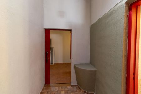 Casa de condomínio para alugar com 550m², 2 quartos e 4 vagasEdícula