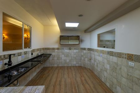 Casa de condomínio para alugar com 550m², 2 quartos e 4 vagasCozinha