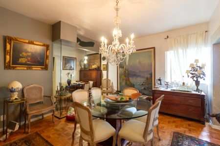 Apartamento para alugar com 277m², 4 quartos e 2 vagas Apartamento para alugar com 277m², 4 quartos e 2 vagasSala de Jantar