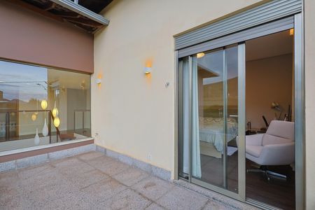 Casa de condomínio à venda com 240m², 3 quartos e 2 vagasSuíte