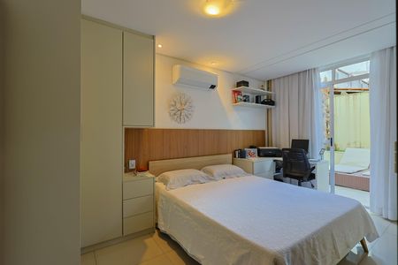 Apartamento à venda com 226m², 3 quartos e 2 vagas Apartamento à venda com 226m², 3 quartos e 2 vagasQuarto 3 - Suíte