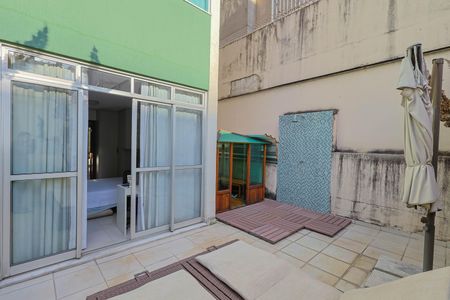 Apartamento à venda com 226m², 3 quartos e 2 vagas Apartamento à venda com 226m², 3 quartos e 2 vagasVaranda