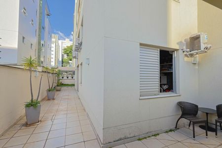 Apartamento à venda com 226m², 3 quartos e 2 vagas Apartamento à venda com 226m², 3 quartos e 2 vagasVaranda