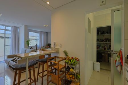 Apartamento à venda com 226m², 3 quartos e 2 vagas Apartamento à venda com 226m², 3 quartos e 2 vagasCozinha