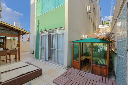 Apartamento à venda com 226m², 3 quartos e 2 vagas Apartamento à venda com 226m², 3 quartos e 2 vagasVaranda