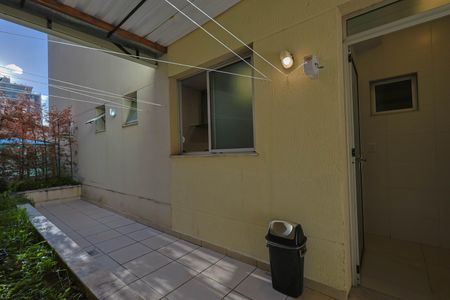 Apartamento à venda com 226m², 3 quartos e 2 vagas Apartamento à venda com 226m², 3 quartos e 2 vagasÁrea de Serviço