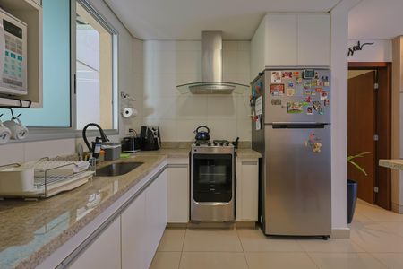 Apartamento à venda com 226m², 3 quartos e 2 vagas Apartamento à venda com 226m², 3 quartos e 2 vagasCozinha