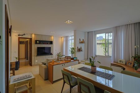 Apartamento à venda com 226m², 3 quartos e 2 vagas Apartamento à venda com 226m², 3 quartos e 2 vagasSala