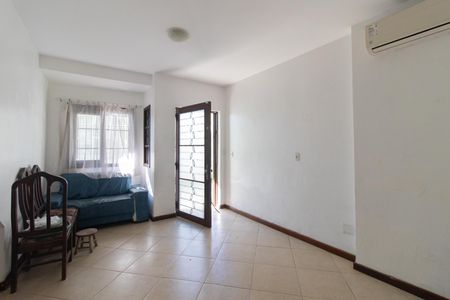 Casa à venda com 280m², 5 quartos e 6 vagasCobertura - Sala