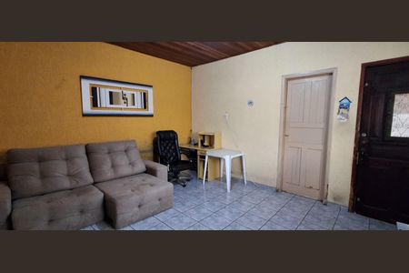 Casa à venda com 140m², 2 quartos e 2 vagas Casa à venda com 140m², 2 quartos e 2 vagasSala