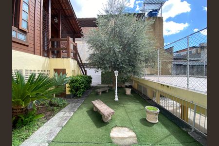 Casa à venda com 660m², 3 quartos e 10 vagas Casa à venda com 660m², 3 quartos e 10 vagasQuintal