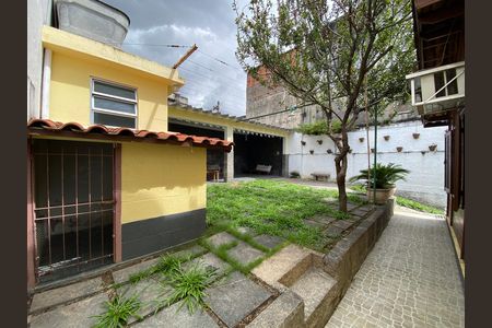 Casa à venda com 660m², 3 quartos e 10 vagas Casa à venda com 660m², 3 quartos e 10 vagasQuintal