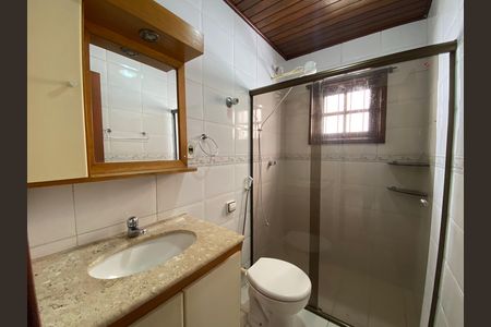 Casa à venda com 660m², 3 quartos e 10 vagas Casa à venda com 660m², 3 quartos e 10 vagasBanheiro da Suíte
