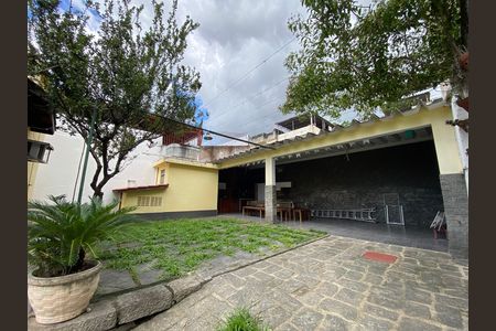 Casa à venda com 660m², 3 quartos e 10 vagas Casa à venda com 660m², 3 quartos e 10 vagasEspaço Gourmet