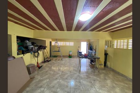 Casa à venda com 660m², 3 quartos e 10 vagas Casa à venda com 660m², 3 quartos e 10 vagasSótão