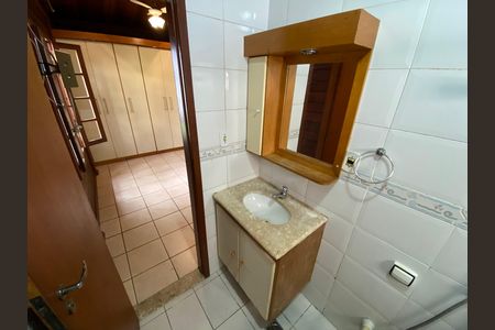 Casa à venda com 660m², 3 quartos e 10 vagas Casa à venda com 660m², 3 quartos e 10 vagasBanheiro da Suíte