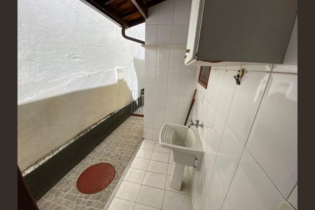 Casa à venda com 660m², 3 quartos e 10 vagas Casa à venda com 660m², 3 quartos e 10 vagasÁrea de Serviço