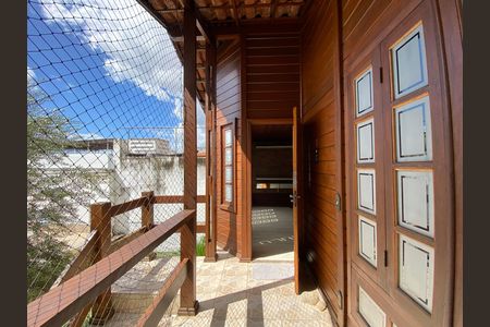 Casa à venda com 660m², 3 quartos e 10 vagas Casa à venda com 660m², 3 quartos e 10 vagasVaranda da Sala