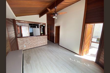 Casa à venda com 660m², 3 quartos e 10 vagas Casa à venda com 660m², 3 quartos e 10 vagasSala