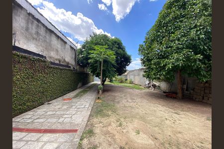 Casa à venda com 660m², 3 quartos e 10 vagas Casa à venda com 660m², 3 quartos e 10 vagasQuintal