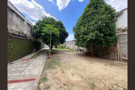 Casa à venda com 660m², 3 quartos e 10 vagas Casa à venda com 660m², 3 quartos e 10 vagasQuintal