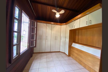 Casa à venda com 660m², 3 quartos e 10 vagas Casa à venda com 660m², 3 quartos e 10 vagasSuíte