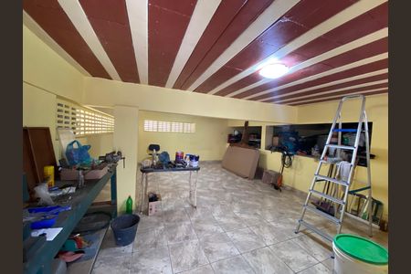 Casa à venda com 660m², 3 quartos e 10 vagas Casa à venda com 660m², 3 quartos e 10 vagasSótão
