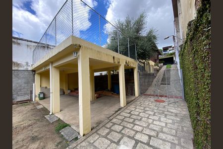 Casa à venda com 660m², 3 quartos e 10 vagas Casa à venda com 660m², 3 quartos e 10 vagasQuintal
