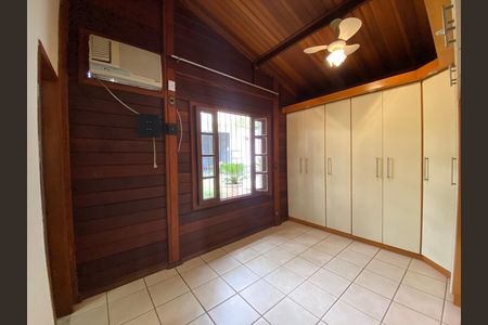 Casa à venda com 660m², 3 quartos e 10 vagas Casa à venda com 660m², 3 quartos e 10 vagasSuíte