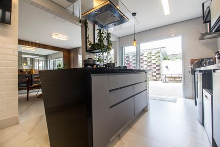 Casa de condomínio à venda com 384m², 3 quartos e 4 vagas Casa de condomínio à venda com 384m², 3 quartos e 4 vagasCozinha