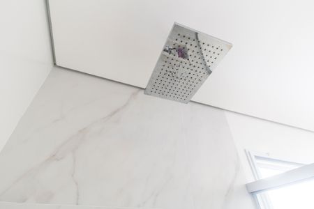 Casa de condomínio à venda com 384m², 3 quartos e 4 vagas Casa de condomínio à venda com 384m², 3 quartos e 4 vagasBanheiro da Suíte 1