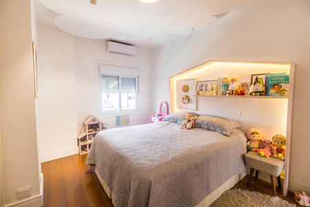 Casa de condomínio à venda com 384m², 3 quartos e 4 vagas Casa de condomínio à venda com 384m², 3 quartos e 4 vagasSuíte 2