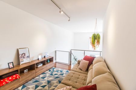 Casa de condomínio à venda com 384m², 3 quartos e 4 vagas Casa de condomínio à venda com 384m², 3 quartos e 4 vagasSala de TV