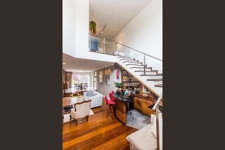 Casa de condomínio à venda com 384m², 3 quartos e 4 vagas Casa de condomínio à venda com 384m², 3 quartos e 4 vagasDetalhe