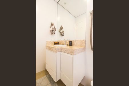 Casa de condomínio à venda com 384m², 3 quartos e 4 vagas Casa de condomínio à venda com 384m², 3 quartos e 4 vagasBanheiro da Suíte 3