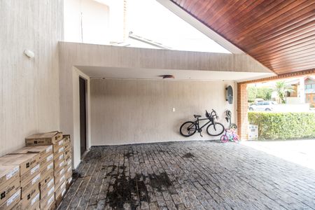 Casa de condomínio à venda com 384m², 3 quartos e 4 vagas Casa de condomínio à venda com 384m², 3 quartos e 4 vagasGaragem