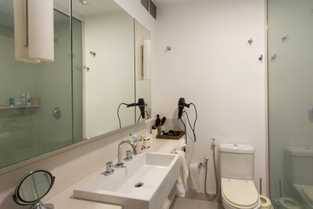 Apartamento à venda com 165m², 2 quartos e 1 vagaBanheiro da Suíte 1