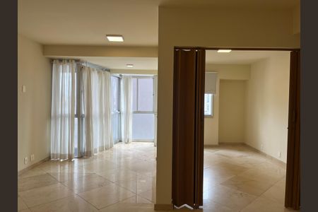 Apartamento à venda com 77m², 2 quartos e 1 vagaSala