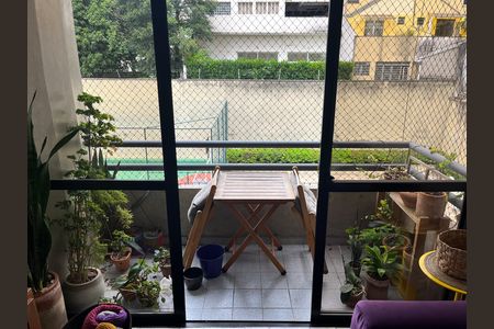 Apartamento para alugar com 90m², 3 quartos e 2 vagas Apartamento para alugar com 90m², 3 quartos e 2 vagasVaranda
