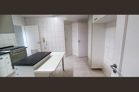 Apartamento para alugar com 200m², 5 quartos e 4 vagas Apartamento para alugar com 200m², 5 quartos e 4 vagasCozinha
