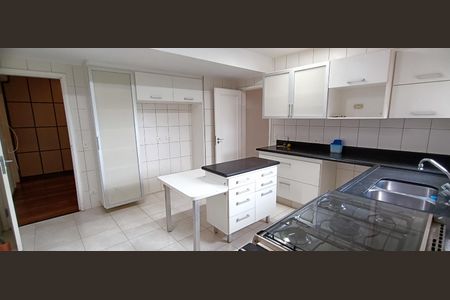 Apartamento para alugar com 200m², 5 quartos e 4 vagas Apartamento para alugar com 200m², 5 quartos e 4 vagasCozinha