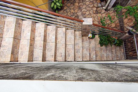 Casa à venda com 450m², 3 quartos e 3 vagasEscada externa