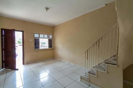 Casa à venda com 100m², 2 quartos e 1 vaga Casa à venda com 100m², 2 quartos e 1 vagaSala