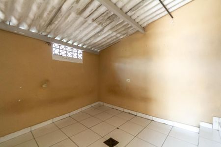 Casa à venda com 100m², 2 quartos e 1 vaga Casa à venda com 100m², 2 quartos e 1 vagaQuintal